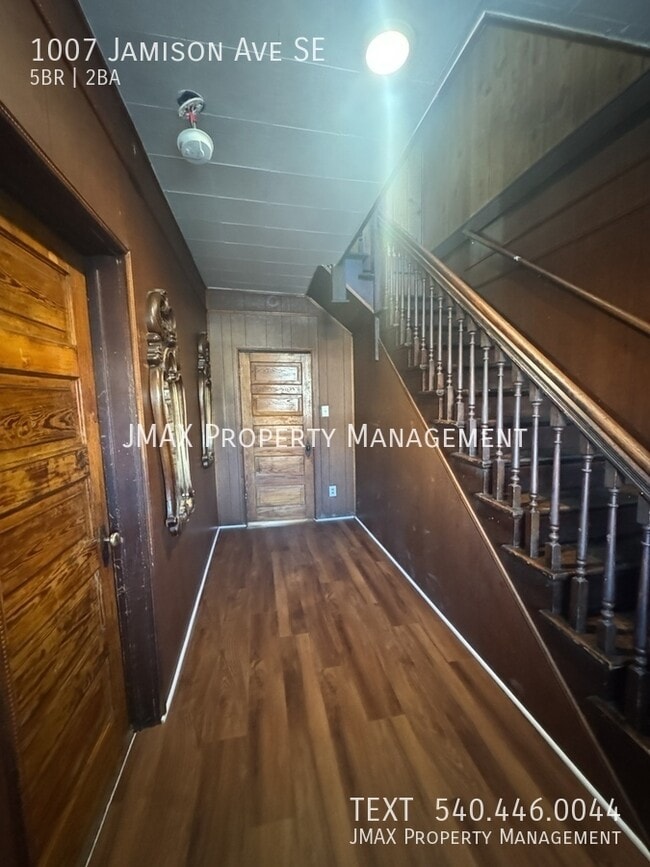 Foto del edificio - 1007 Jamison Ave SE