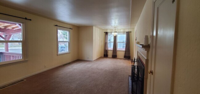 Foto del edificio - 1217 1/2-1220 1/2 N 26th St