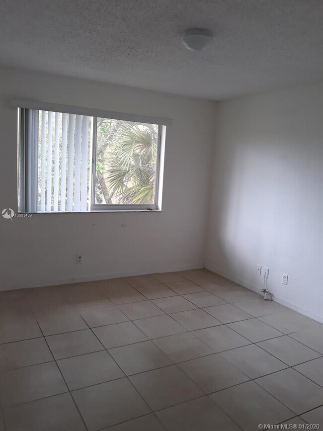 Foto del edificio - 4035 W McNab Rd