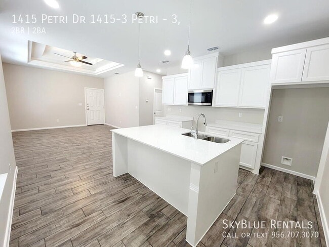 Building Photo - 1415 Petri Dr