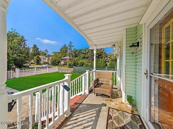 Building Photo - 674 Morford Ave