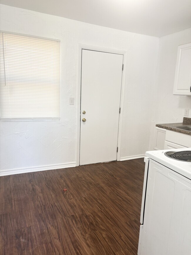 Foto del edificio - 3049 NE 15th St
