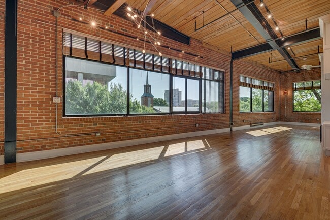 Building Photo - 310 Arlington Ave