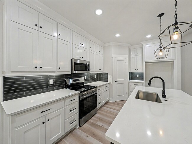 Building Photo - 18 Hillswick Dr