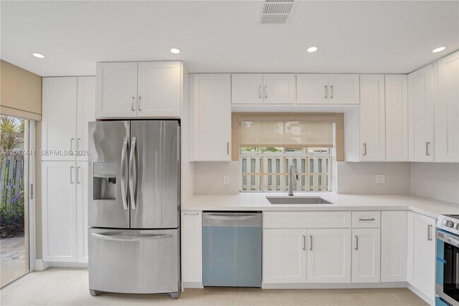 Building Photo - 1361 Springside Dr