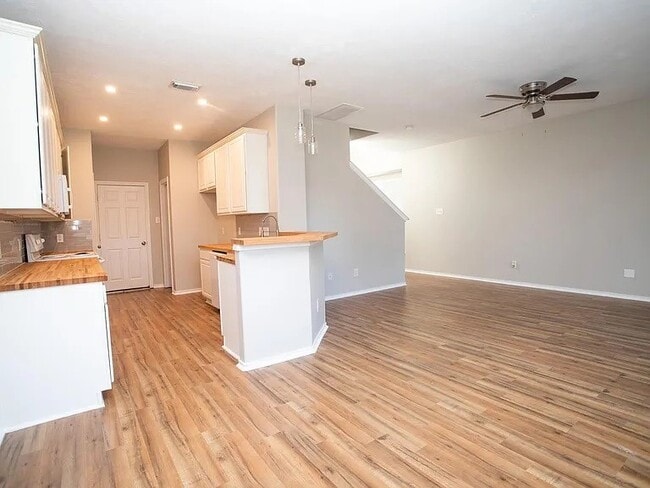 Building Photo - 13147 Peppergate Ln
