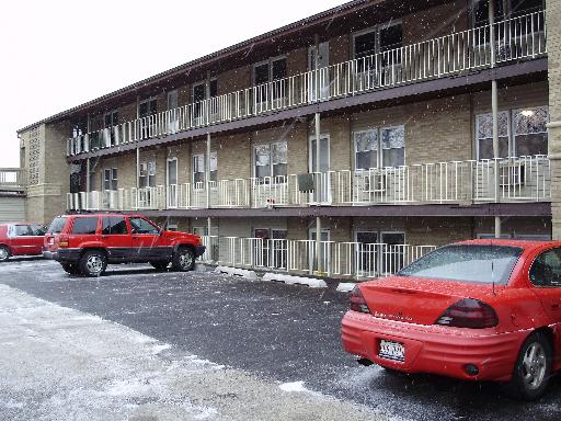 Building Photo 2 - 501 Joliet St