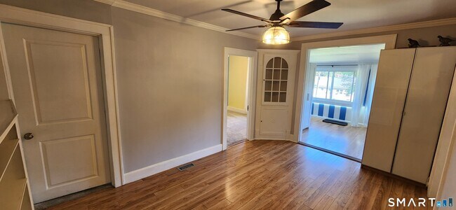 Foto del edificio - 1555 Byam Rd