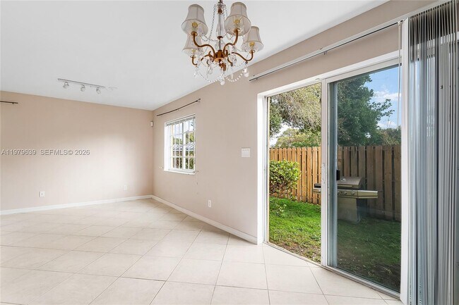 Building Photo - 330 SW 2nd Ave