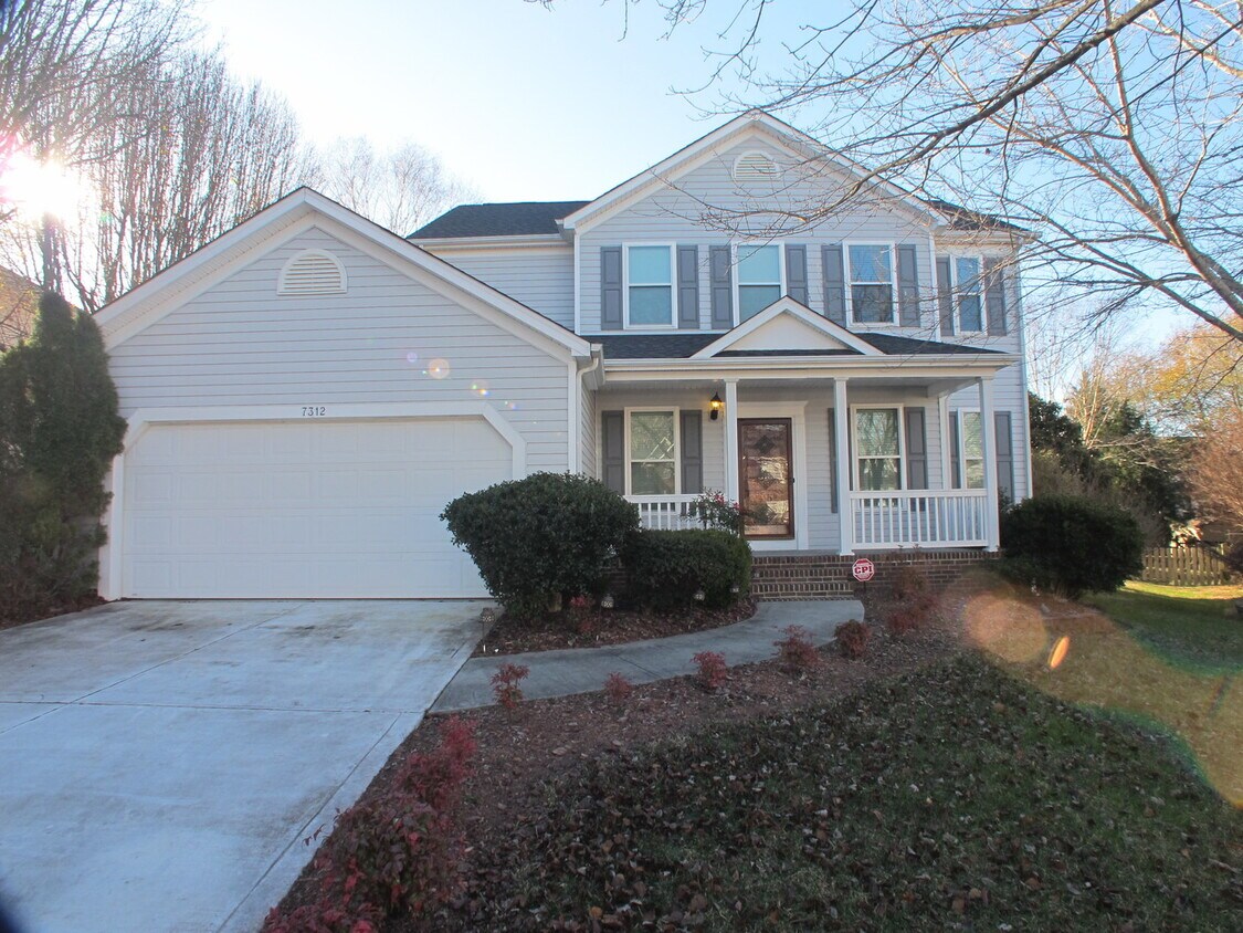 Primary Photo - Gorgeous Modern. 2 story 4 bed., 2.5 bath ...