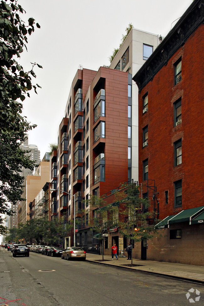 Building Photo - Hudson Hill Condominium