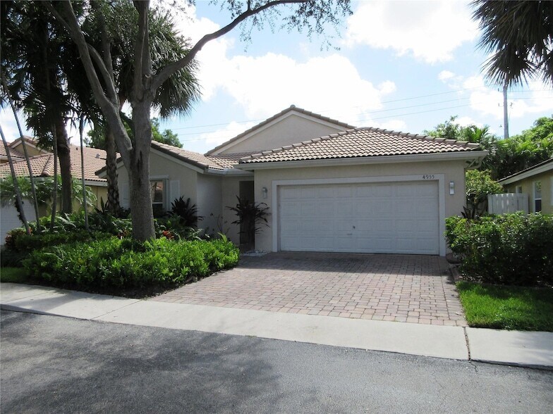 Foto principal - 4955 SW 35th Terrace