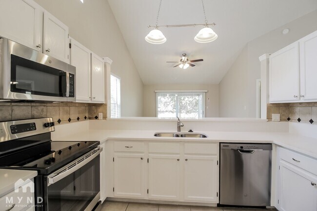 Foto del edificio - 536 Remington Oak Dr