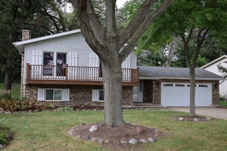 Building Photo - 1401 Hillside Ln