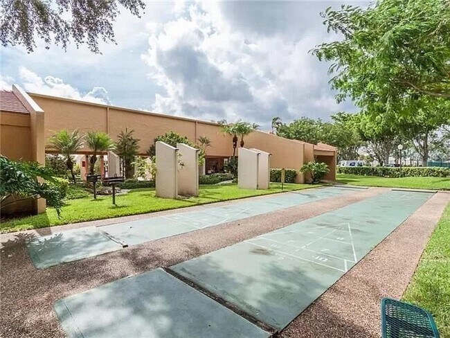 Building Photo - 6546 Coral Lake Dr