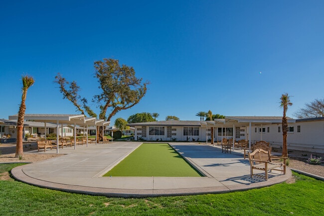 Building Photo - Phoenix Manor