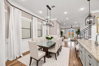 Building Photo - 5907 Kiam St