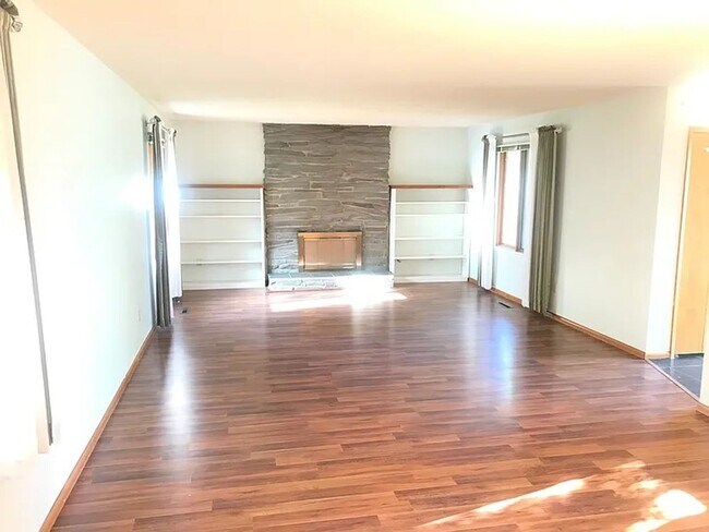 Foto del edificio - Large 2640 sq. ft. Single Family Home for Rent! - 4 Bedroom, 2 Bathroom Located in Cheney!