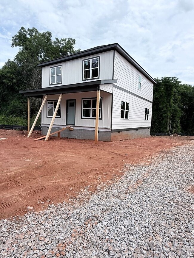 Building Photo - 785 Whitehall Rd
