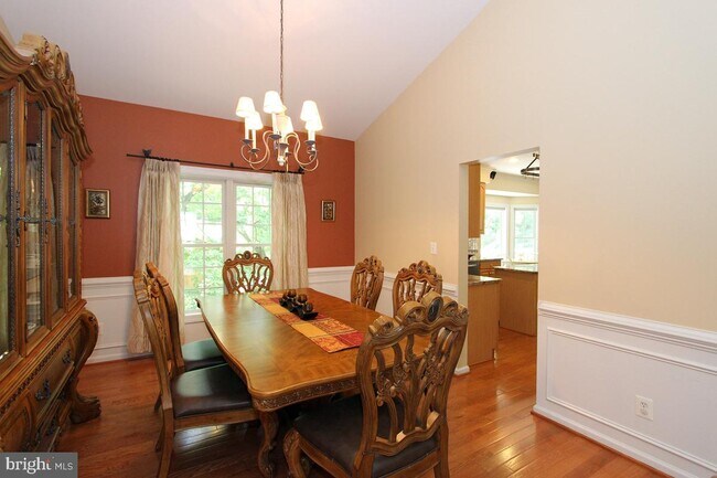 Building Photo - 2202 Sarah Woods Ct