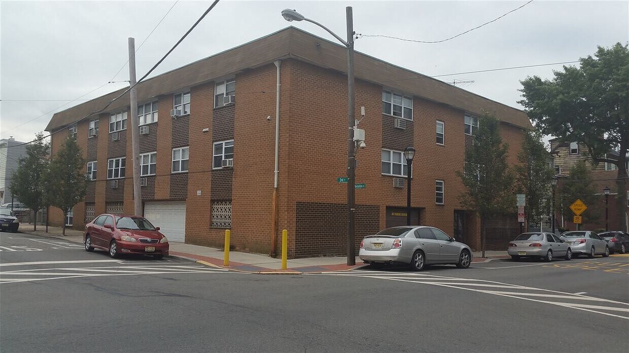 Primary Photo - 210 Bergenline Ave