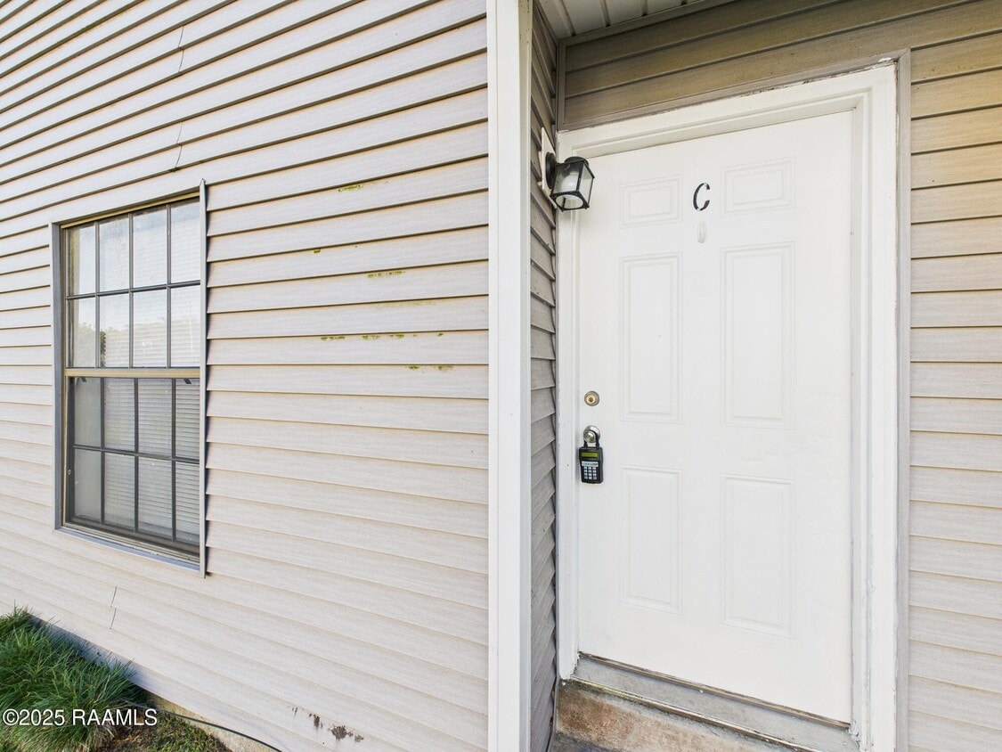 Foto principal - 114 Country Ln