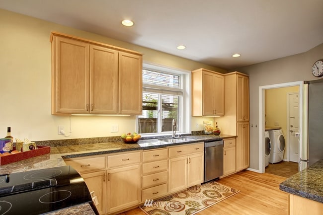 Building Photo - 4220 252nd Ave SE