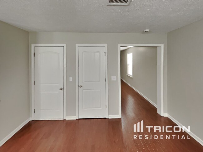 Building Photo - 2511 Salem Glen Xing