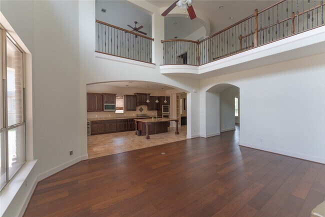 Building Photo - 25411 Springwood Lake Dr