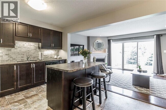 Building Photo - 508 Beaumont Cres