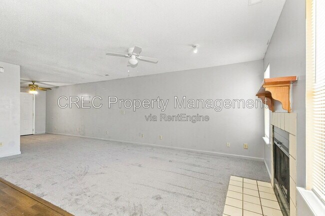 Foto del edificio - 169 Pine Shadow Dr