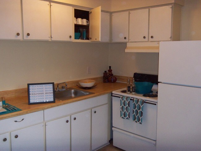 Apartments Inside Kitchen chatham square apartments rentals - virginia beach, va Apartments Inside Kitchen chatham square apartments rentals - virginia beach, va