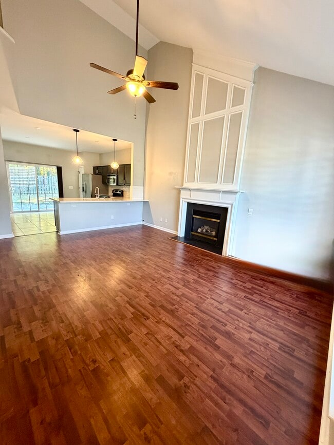 Photo - 10208 Roundleaf Dr House