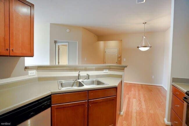 Foto del edificio - 2 br, 2 bath House - 740 Walker Square Uni...