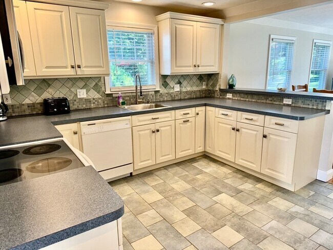 Foto del edificio - 152 Samoset Avenue Unit house