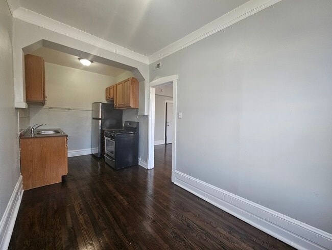 Building Photo - 4751 N Monticello Ave