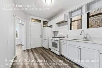 Building Photo - 7653 S Kingston Ave