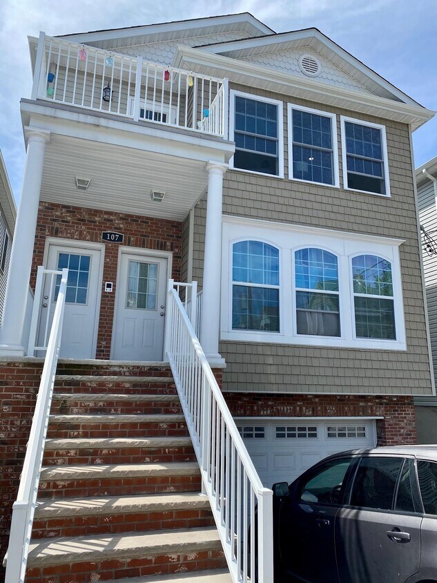 105107 Trask Ave Unit 2, Bayonne, NJ 07002 Condo for Rent in Bayonne, NJ