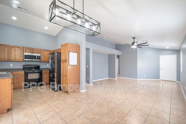 Foto del edificio - 15500 N 136th Ln