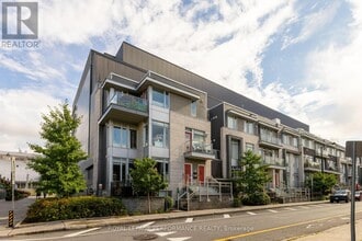 Building Photo - 22 Holmwood Ave
