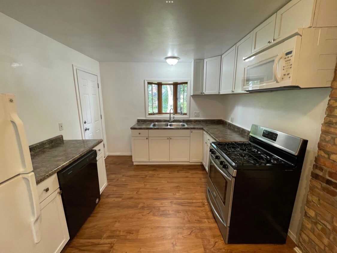 Foto principal - 2939 Sachs St