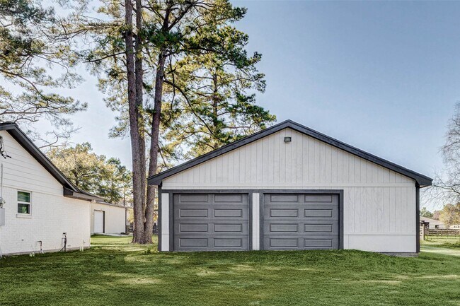 Building Photo - 18526 Fenske Rd