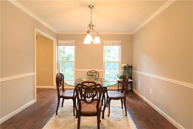 Building Photo - 2101 Bishop Creek Dr