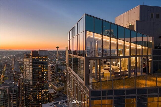 Building Photo - 121 Stewart St