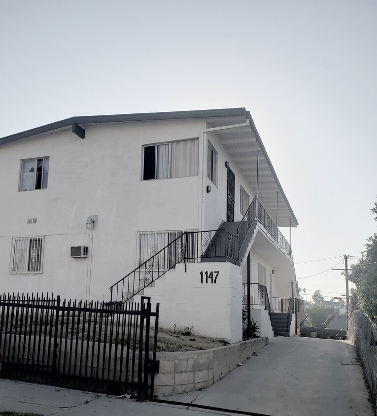 Primary Photo - 1147 S Serrano Ave