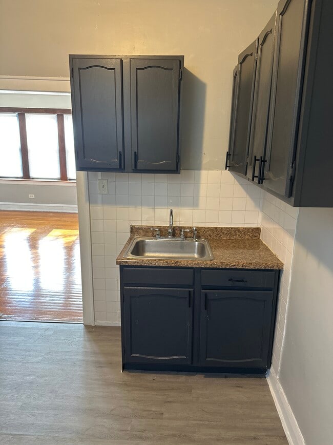 Foto del edificio - 8039 S Ingleside Ave