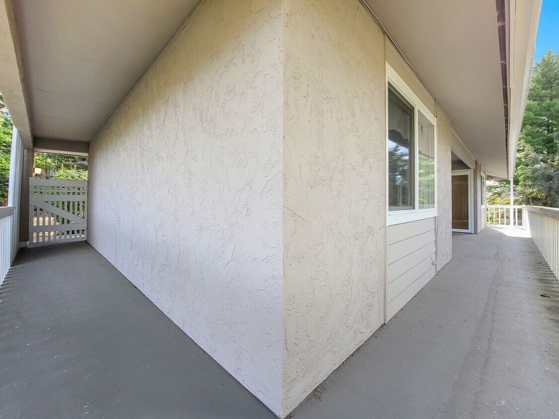 Primary Photo - Luxurious 2-Story Home in Somerset with Ab...
