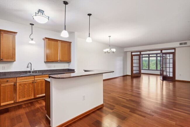 Kitchen / living room / sunroom - 3251 Louisiana Ave S