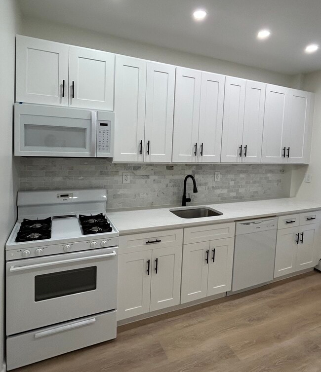 Building Photo - 226 77th St