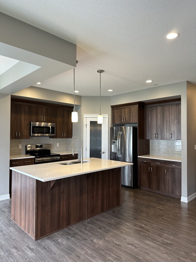 Building Photo - 166 Sturtz Bend